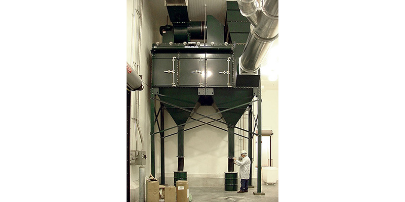 A high-efficiency dust collector for dry food ingredients.
