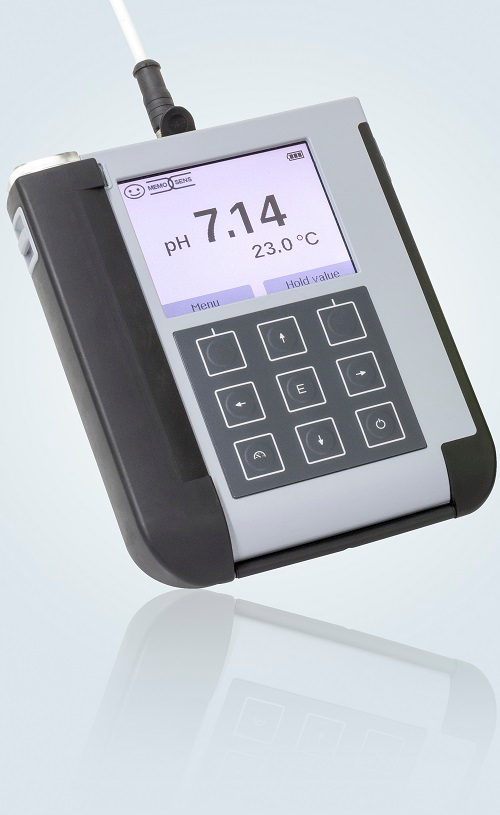 Liquiline To Go CYM290 and CYM291 portable handheld multi-parameter monitors for use with analog and digital sensors.