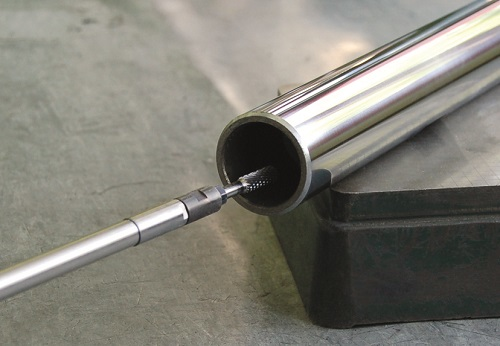 With a redesigned pneumatic drive, the LRC 20 from Suhner now offers a set of hand tools that can grind, mill, and polish places that previously could be accessed only with great difficulty.