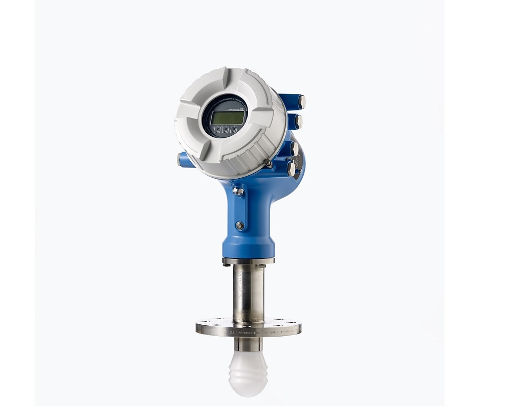 Micropilot NMR81 uses 79 GHz technology to generate a narrow beam angle of 3&deg; or 4&deg;.