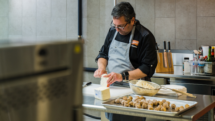 Stephen Kalil Chef 1629140209158 Hr