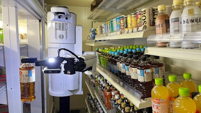 The robot can restock shelves with up to 1,000 bottles and cans a day.