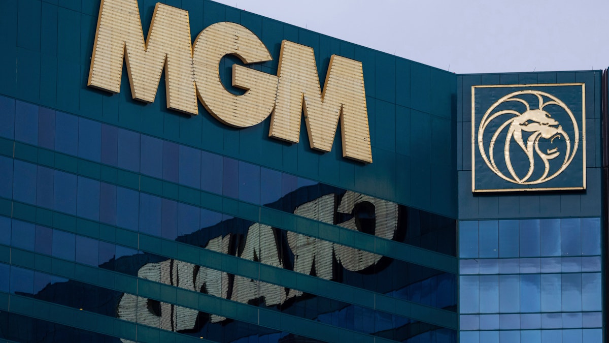 Thousands of Las Vegas workers to picket MGM, Caesars casinos