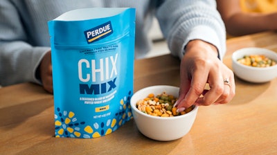 Chix Mix Hand Snacking Hi Res