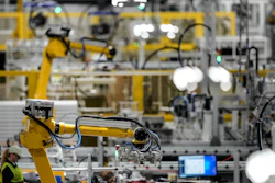 Articulated robots at the Hanwha Qcells Solar plant, Dalton, Ga., Oct. 16, 2023.