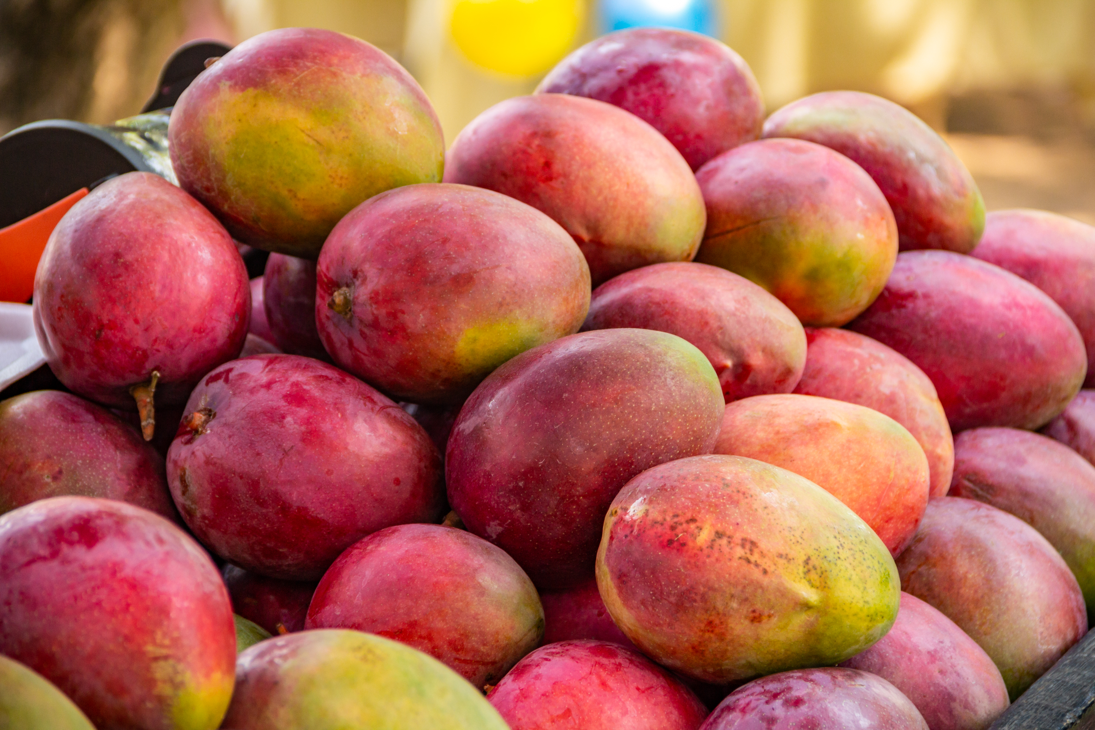 Mangoes at a market in Goi&acirc;nia, Brazil, Oct. 2022.