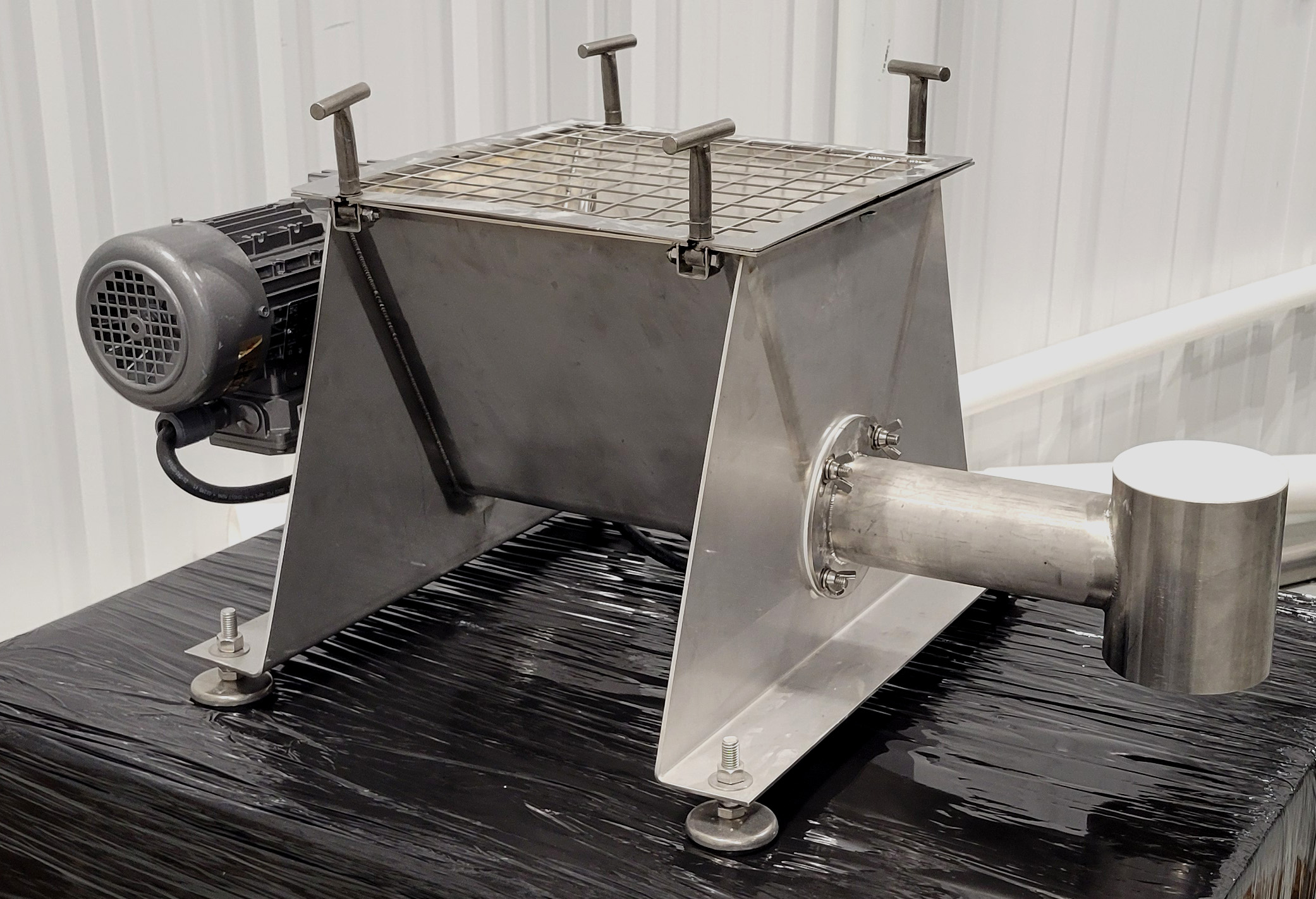 Optimizing U-Trough Feeders: Best Practices and Key Specifications ...