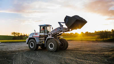 PC-PRO from Danfoss Power Solutions is a single-path propel solution that delivers precise speed and torque control in both automotive and non-automotive applications.